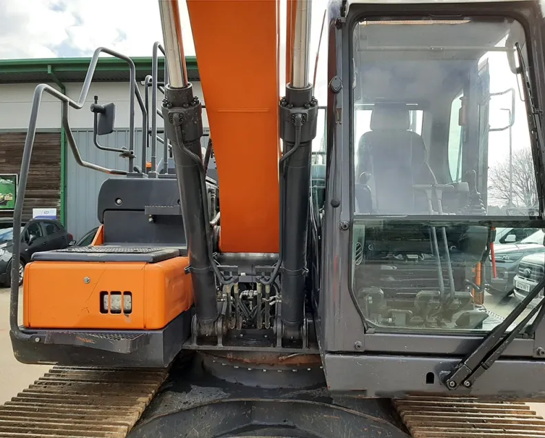 14T Excavator Doosan DX140LC 2022